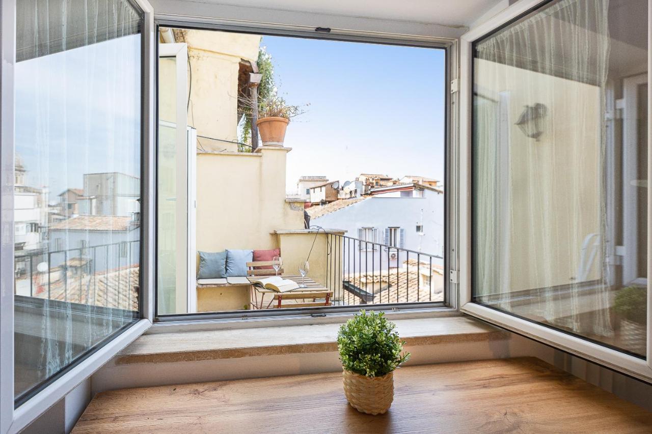 Campo De' Fiori Penthouse-rental In Appartement Rome